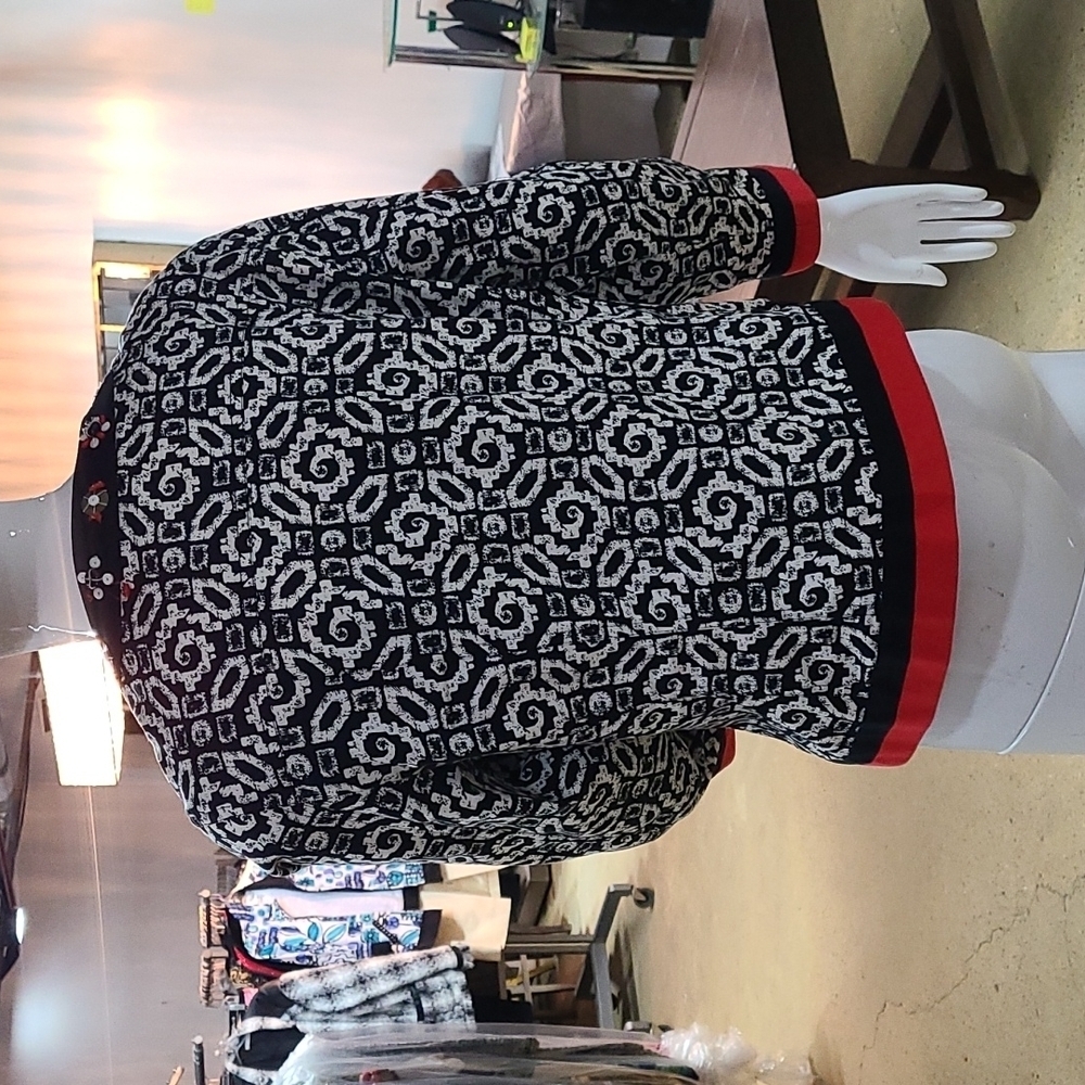 Ruby Rd. Blazer - Picture 5 of 10